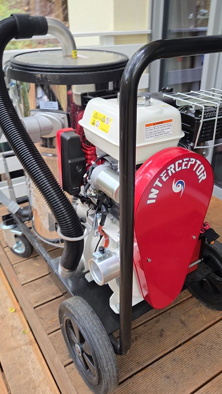Professionelle Dachrinnenreinigung Strom 